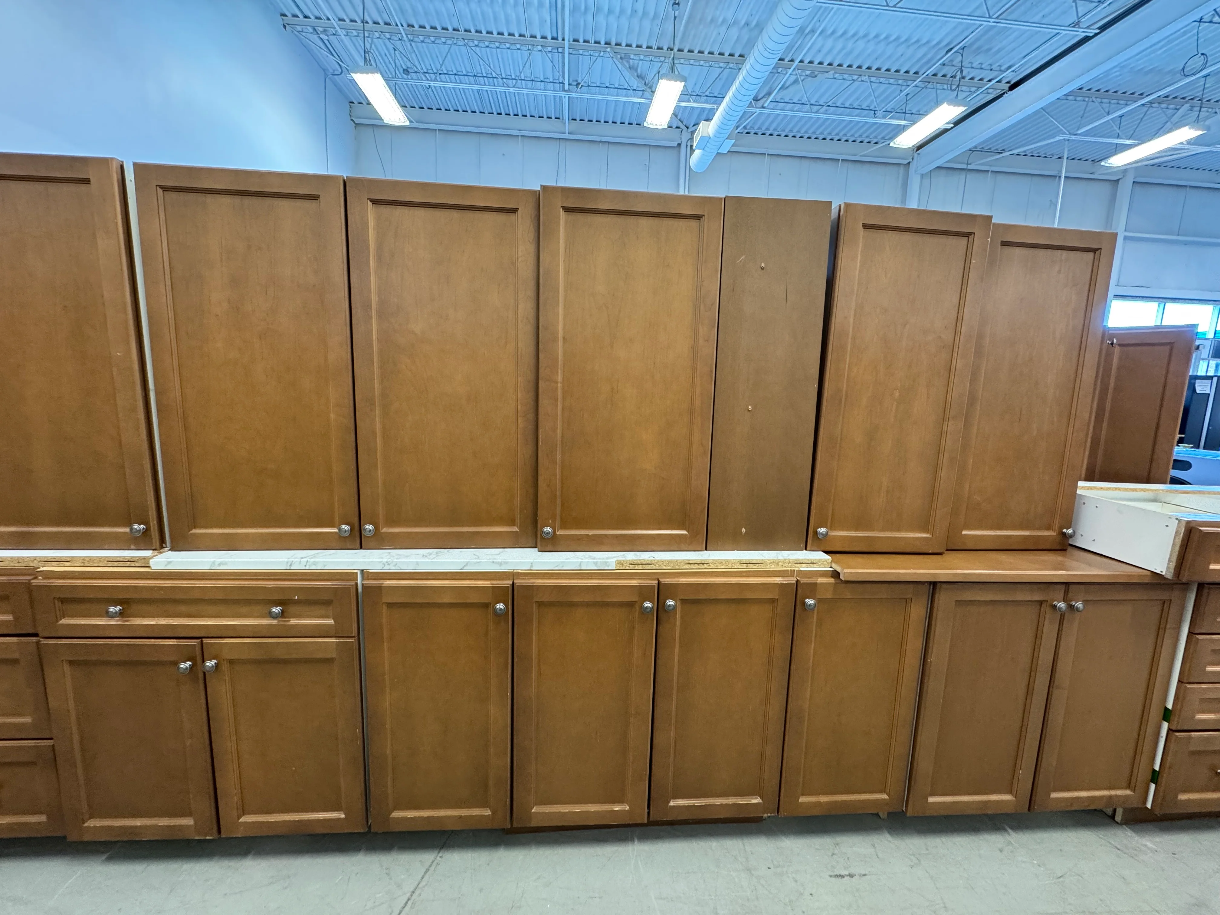 Set 24 Pieces Brown Shaker Panel kitchen Cabinets - Image 3