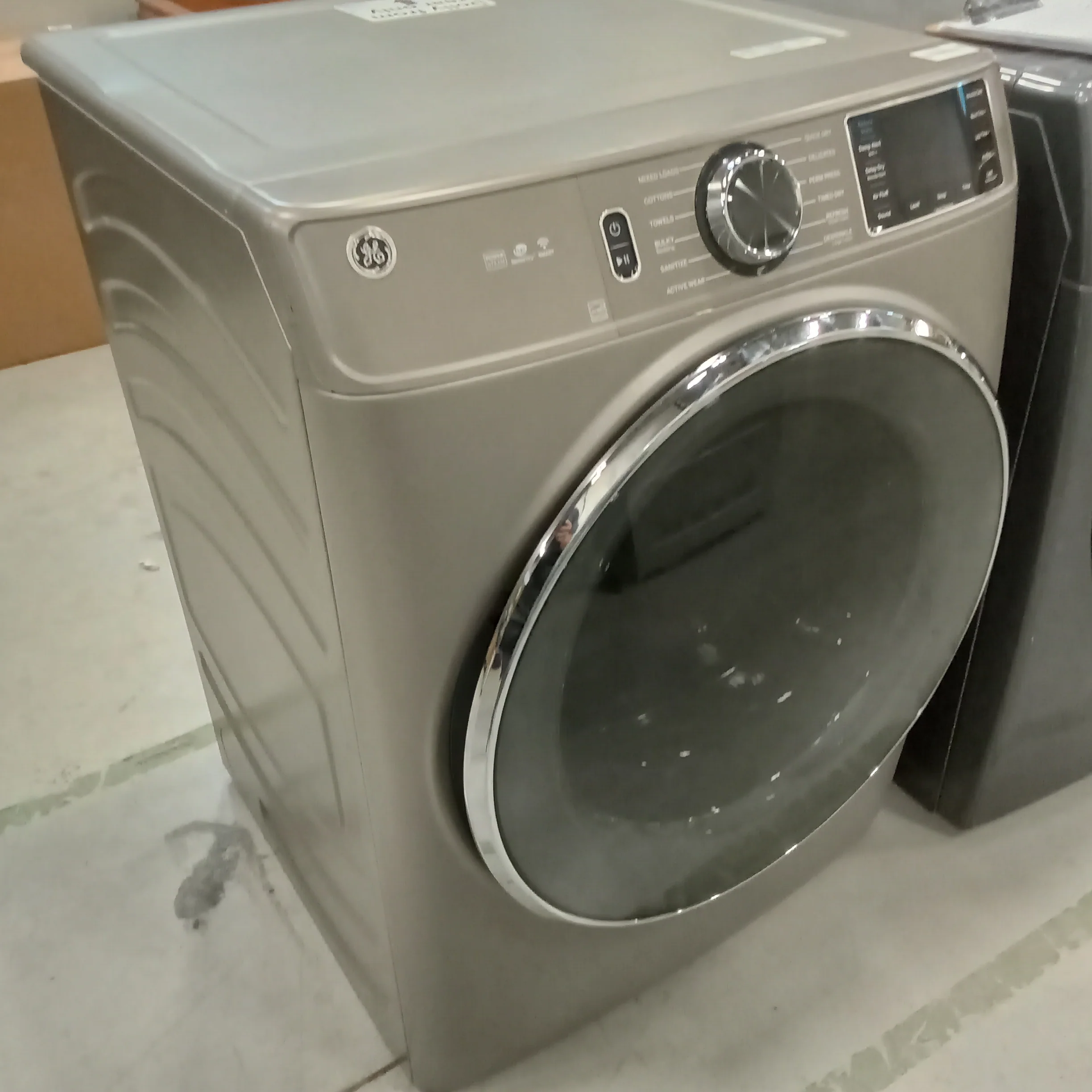 28"W Front Load Electric Dyer - Image 3
