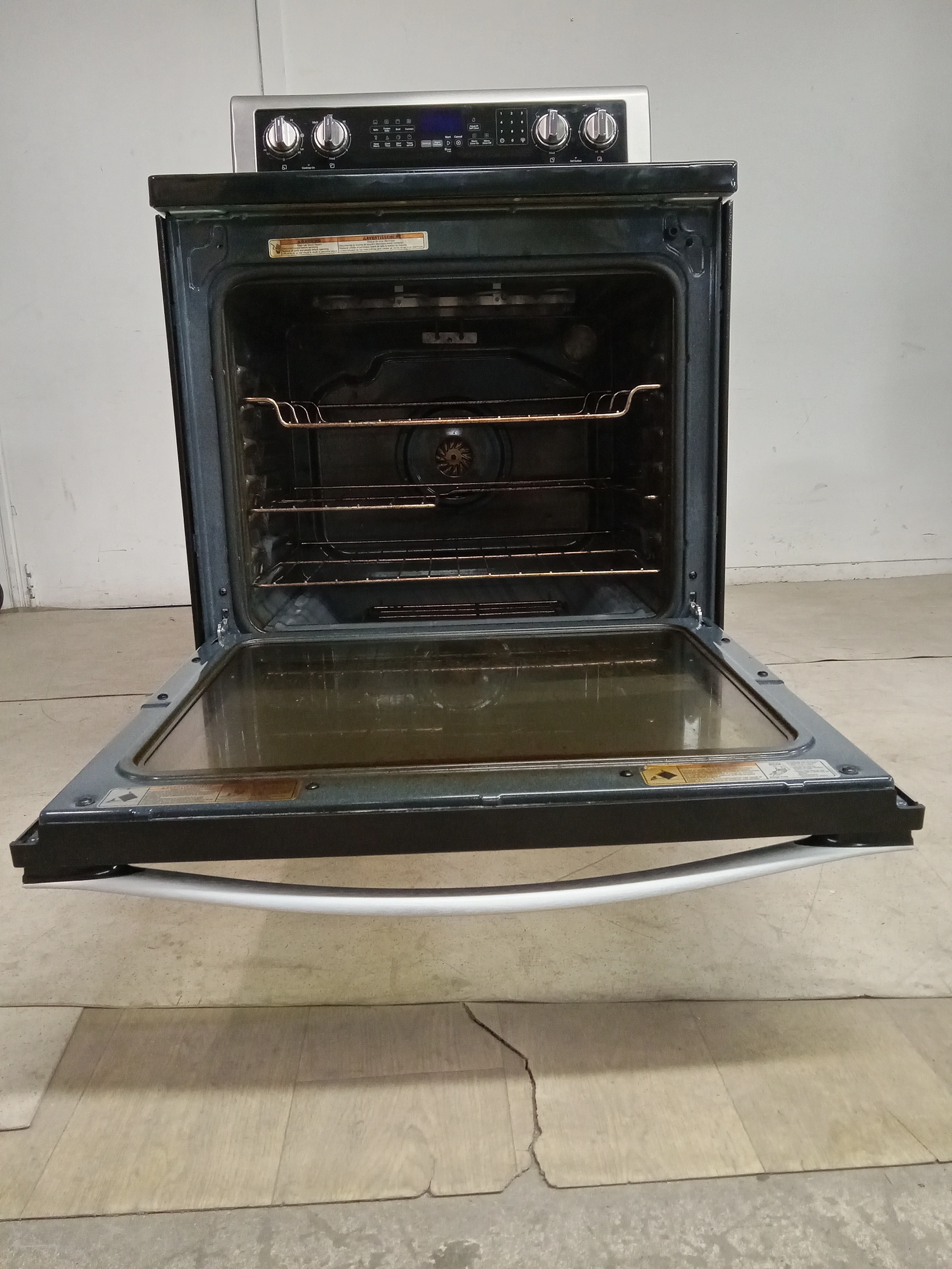 30" Whirlpool Electric Stove - Image 8