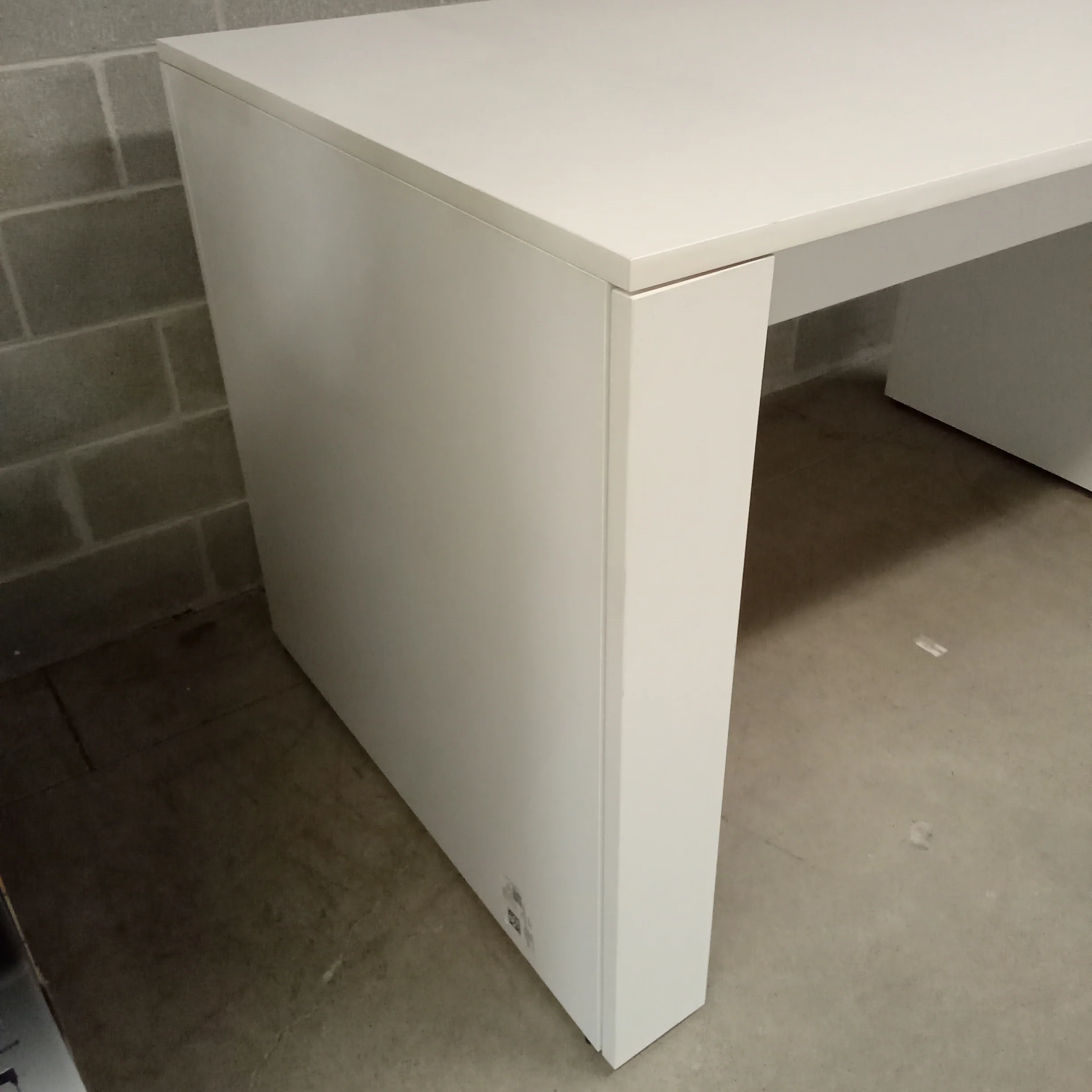 Collaborative Table - Image 5