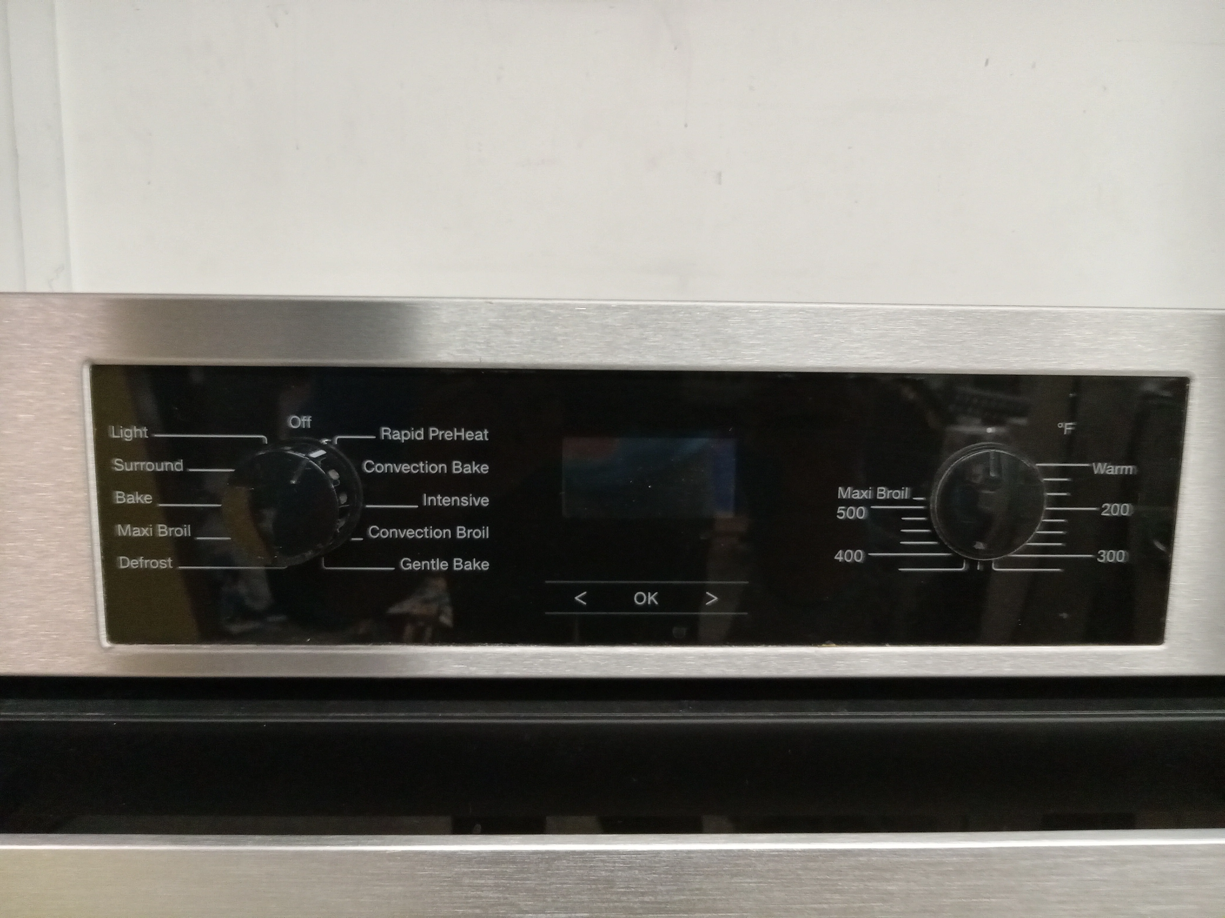 23.5"W Miele Wall Oven - Image 5