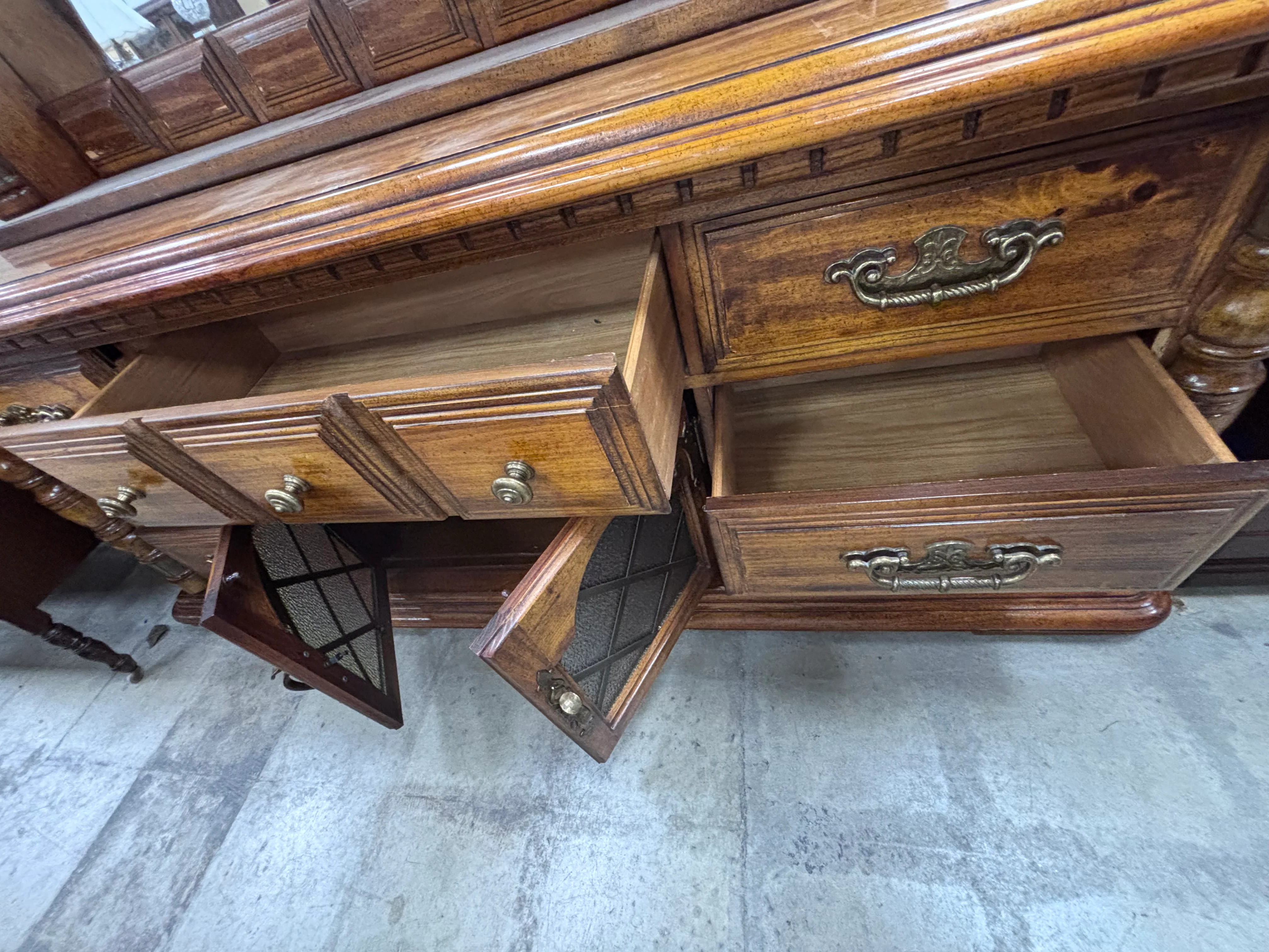 Early American Style Dresser w/ Mirror - Image 3