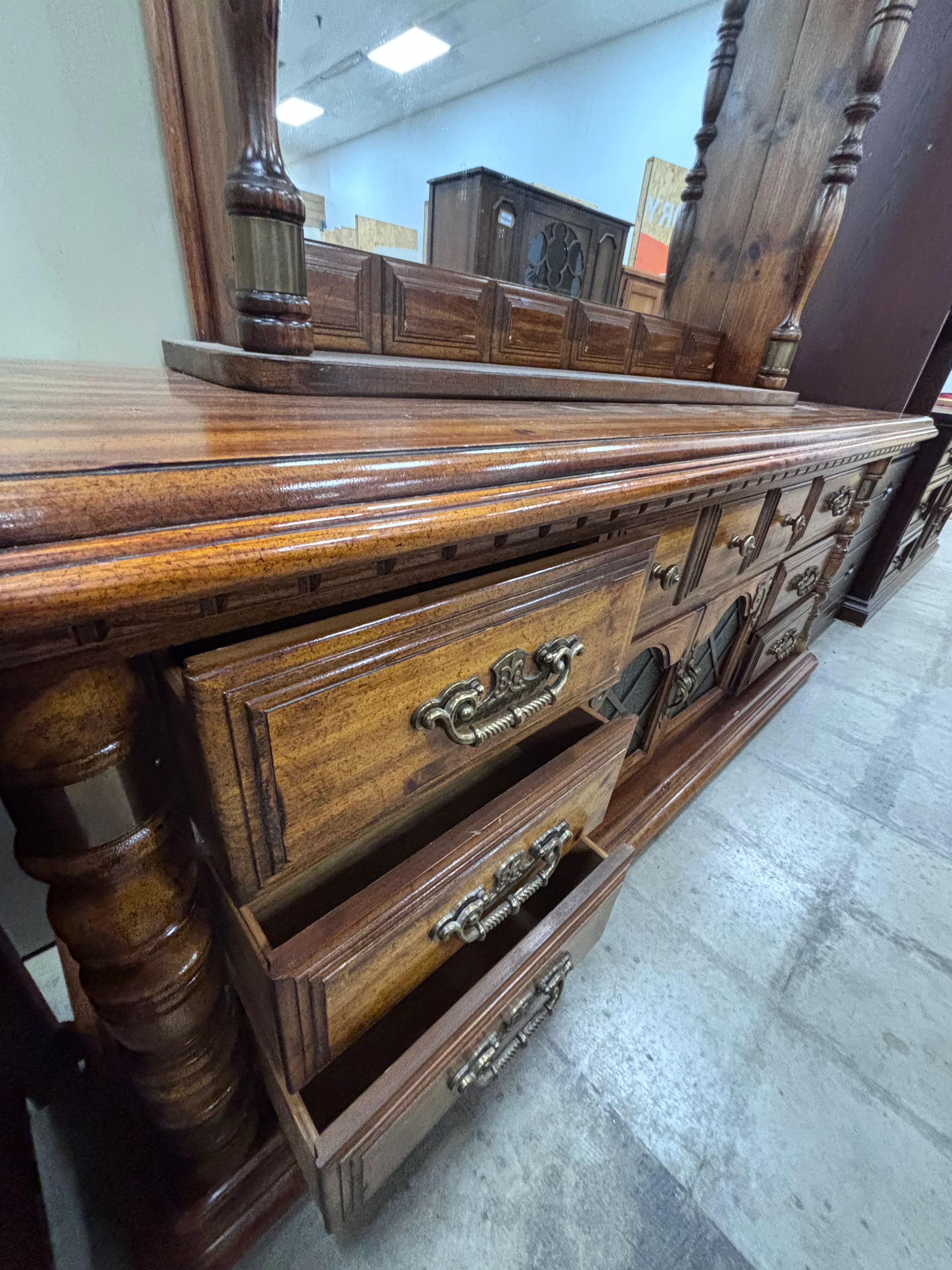 Early American Style Dresser w/ Mirror - Image 5