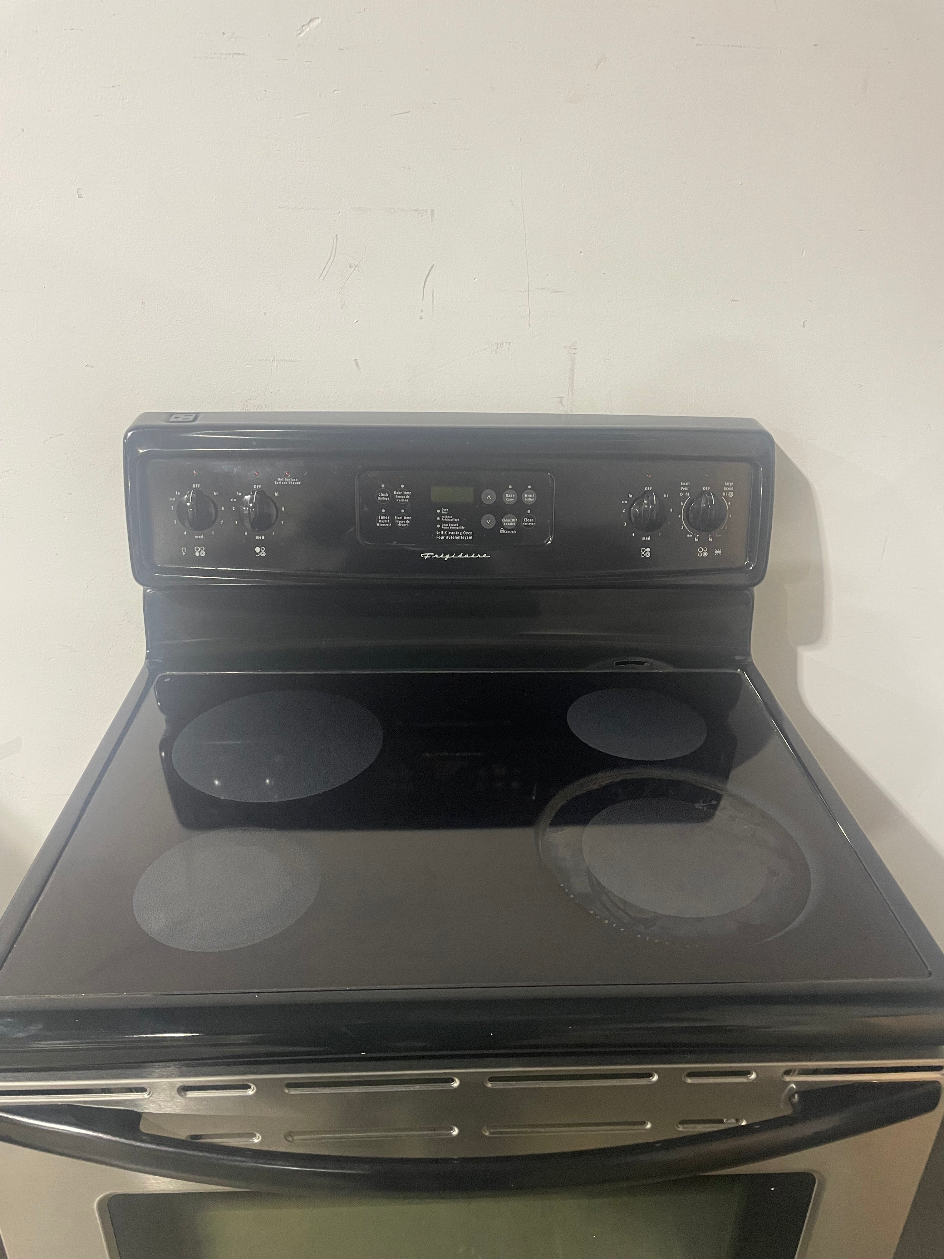 Frigidaire Range - Image 3