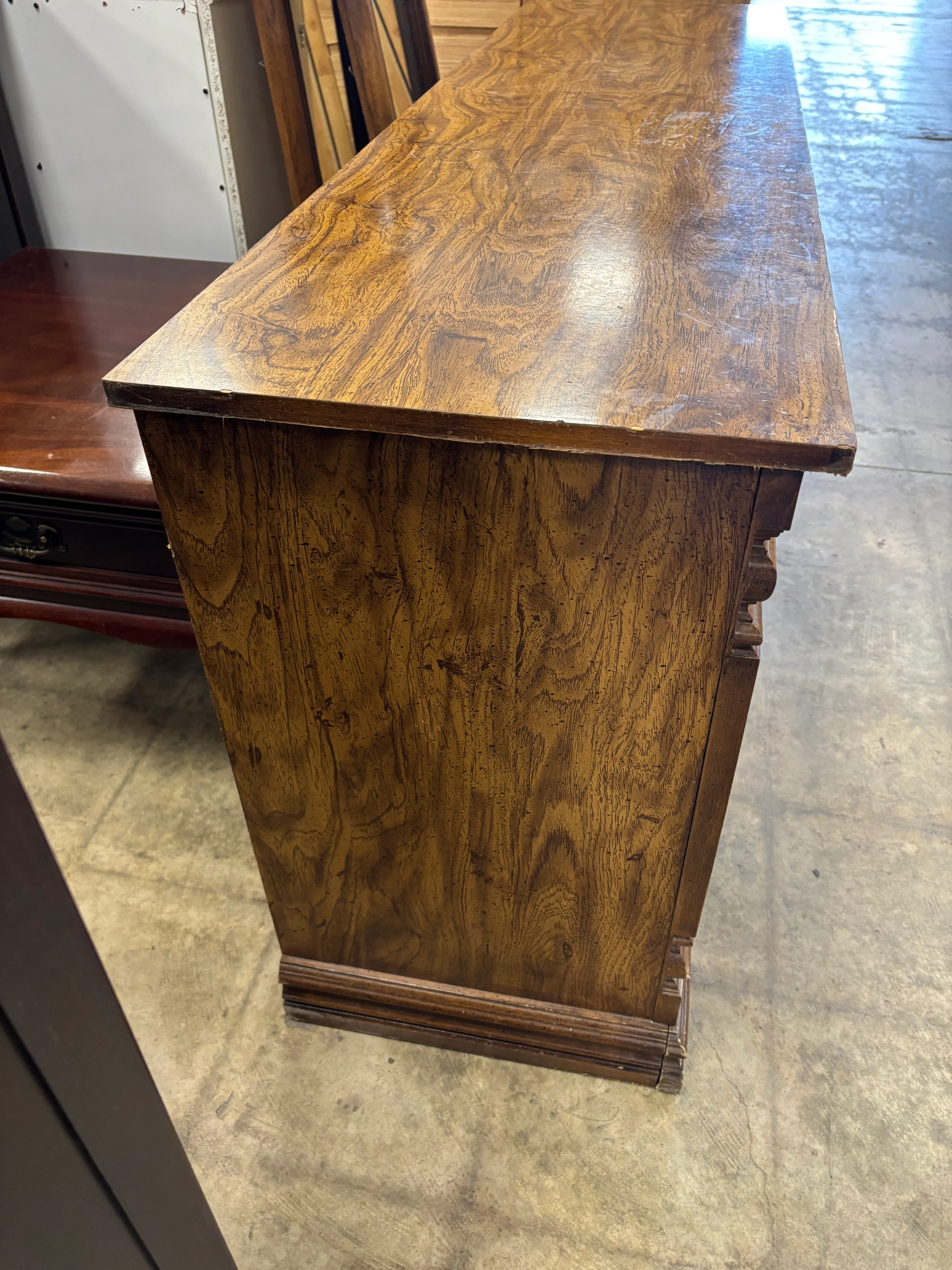 Mediterranean-Style Wooden Dresser - Image 4