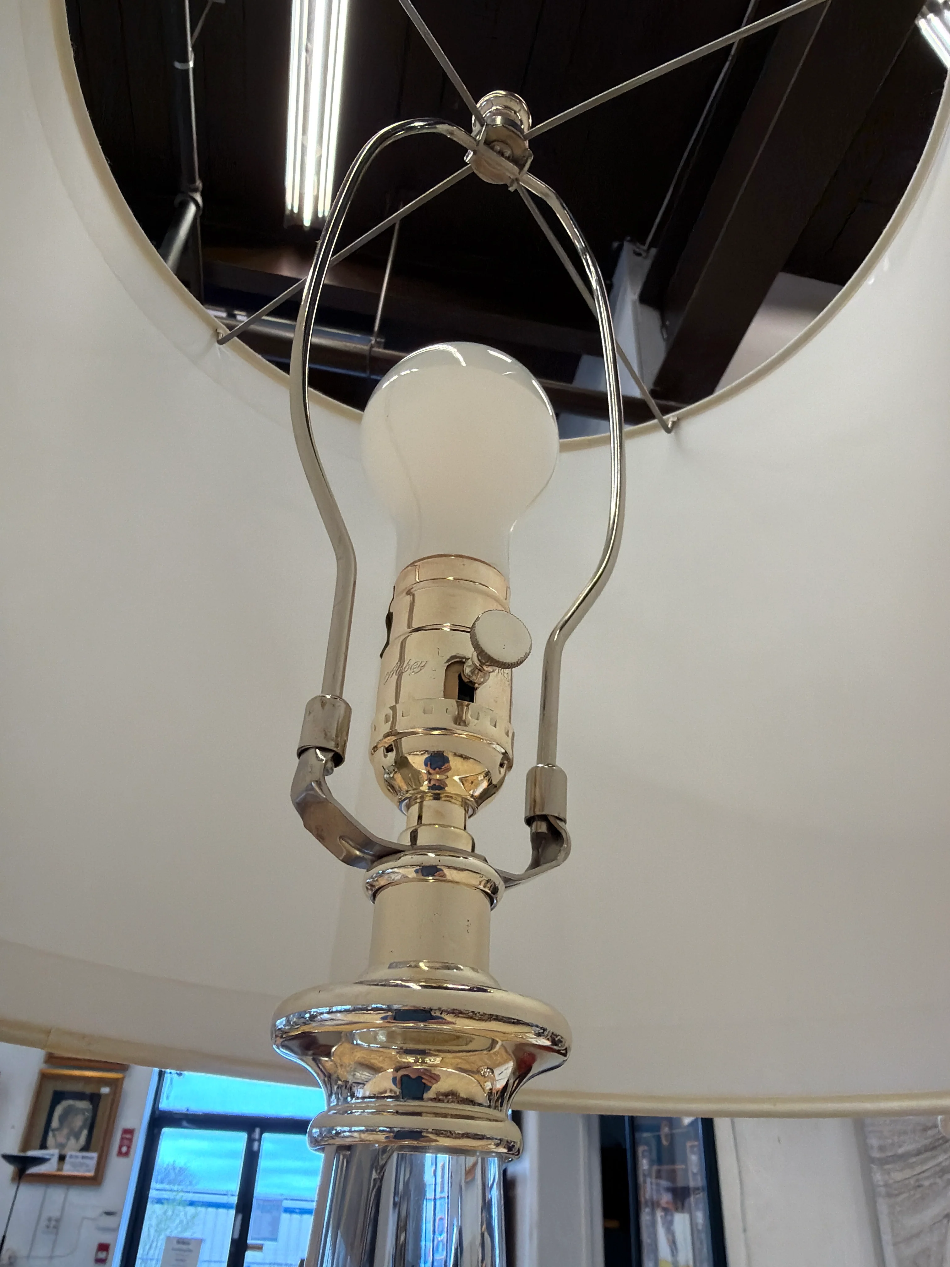 Oneida Lucite & Chrome Base Table Lamp - Image 3