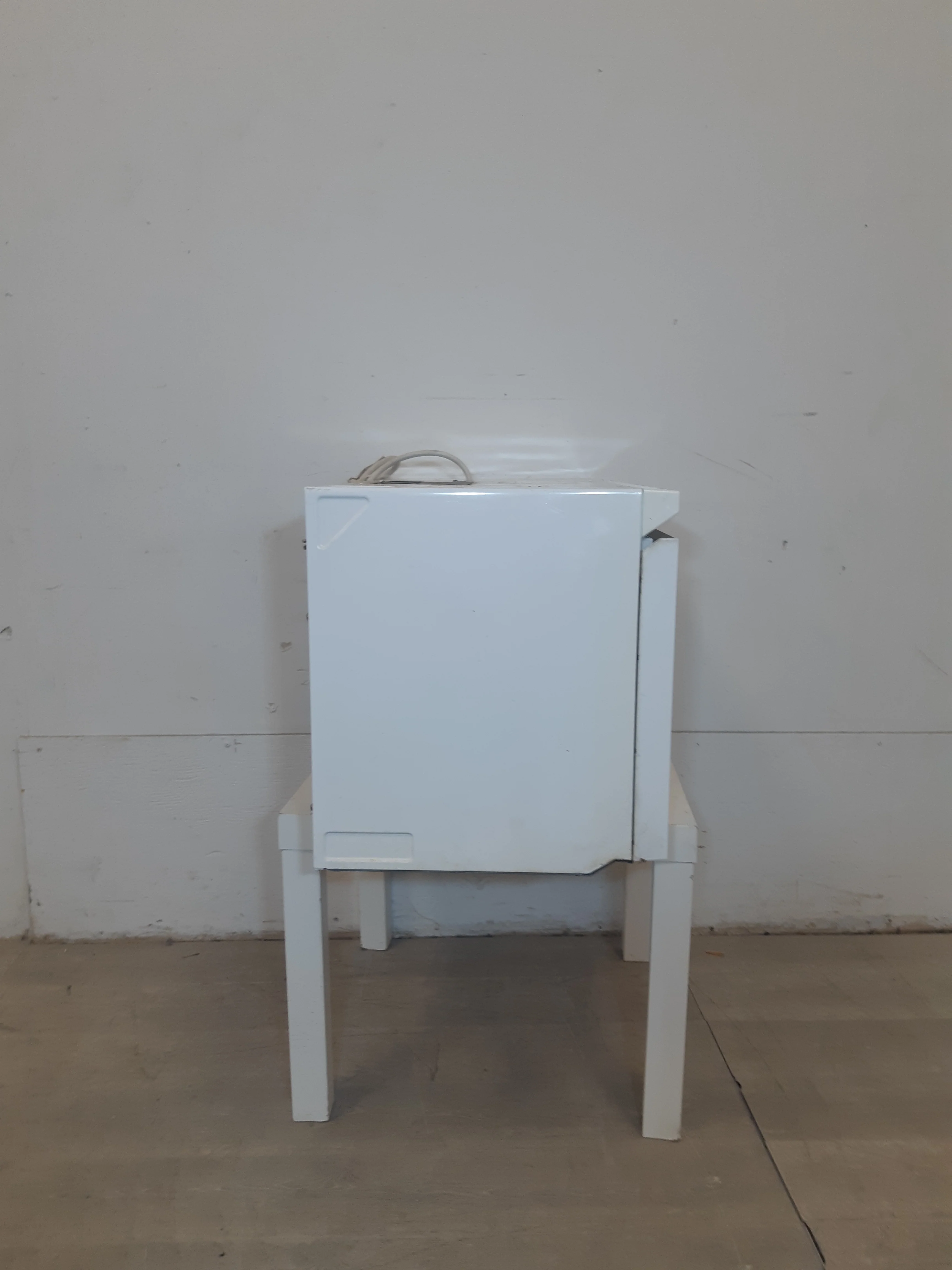 Whirlpool Microwave - Image 4